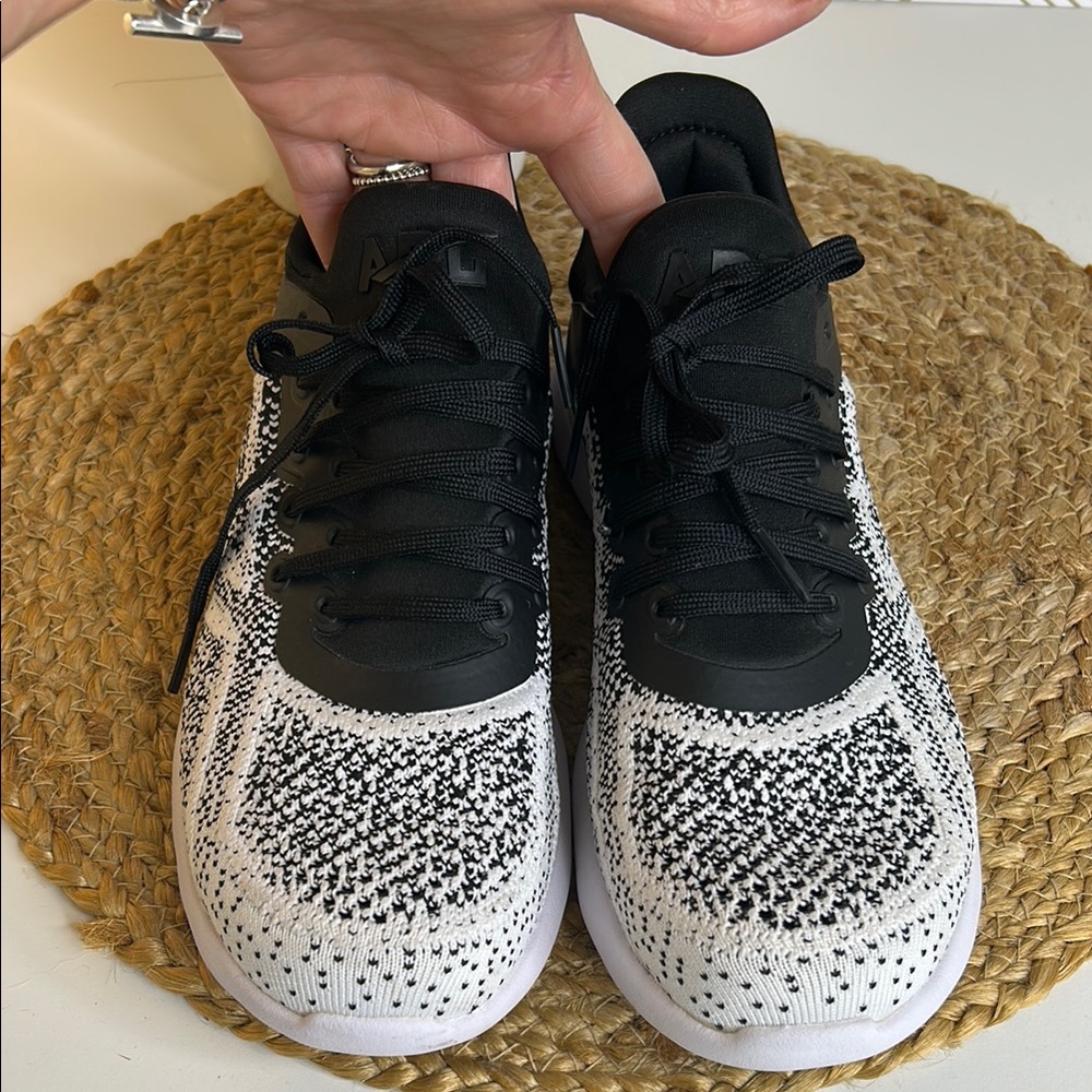 APL Techloom black and White Sneakers - Picture 5 of 12
